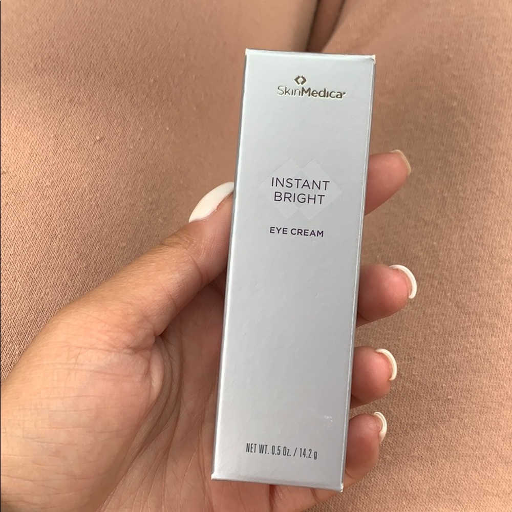 Instant bright eye skin medica